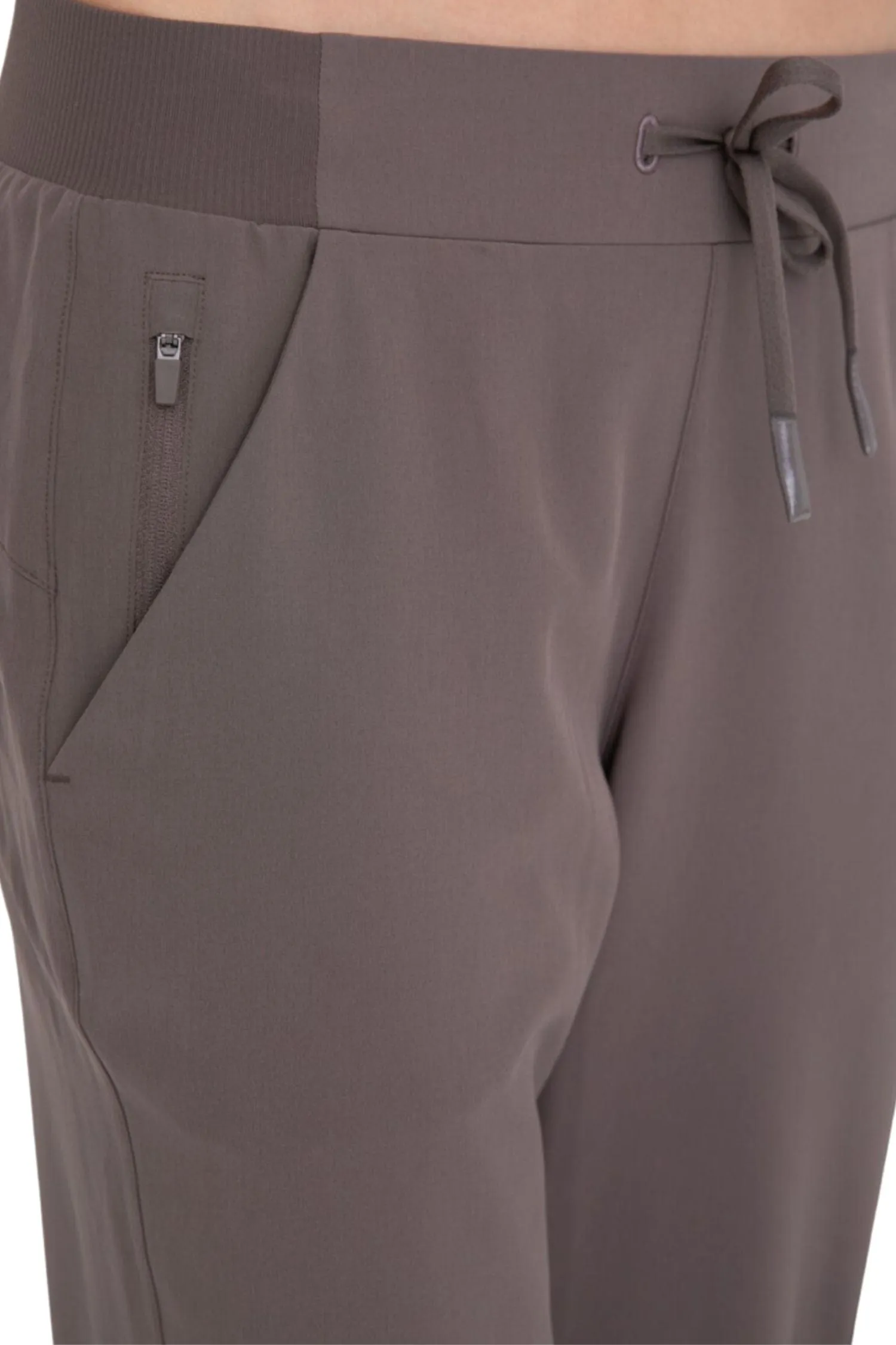 High-Waisted Capri Active Joggers with Pockets